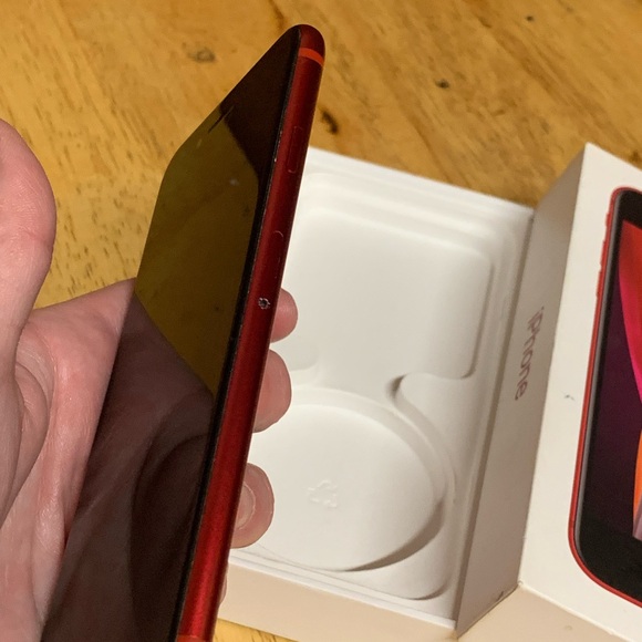 iPhone SE - Picture 8 of 8